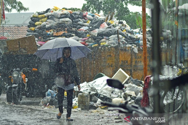 Retakan tanah di Kabupaten Bandung berpotensi longsor saat hujan