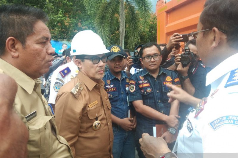 Kemenhub imbau pemilik truk  ikuti aturan  dimensi dan 