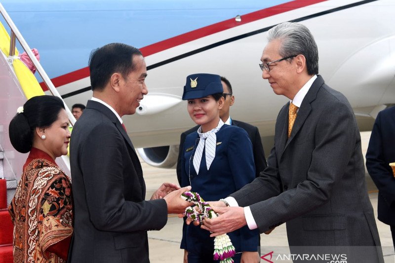 Presiden FIFA temui Presiden Jokowi di Bangkok