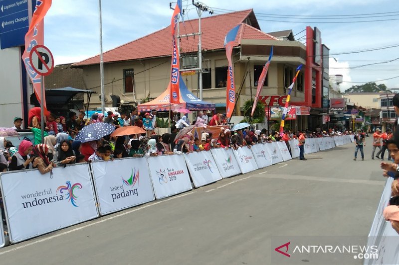 Warga nanti kedatangan pebalap TdS lebih awal di Jam Gadang