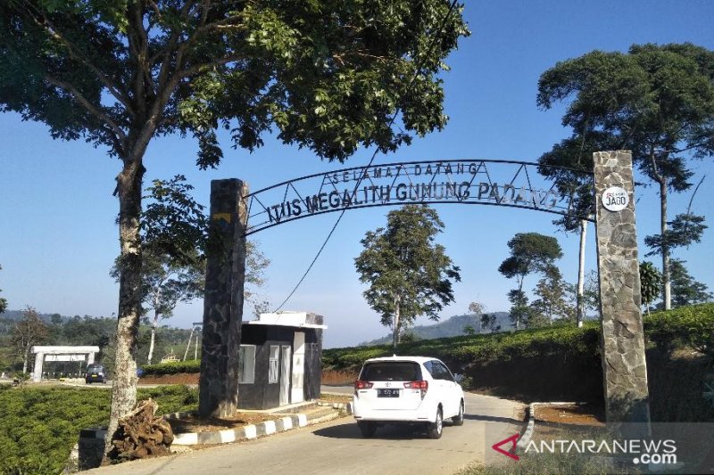 Tingkat kunjungan wisatawan ke Gunung Padang menurun