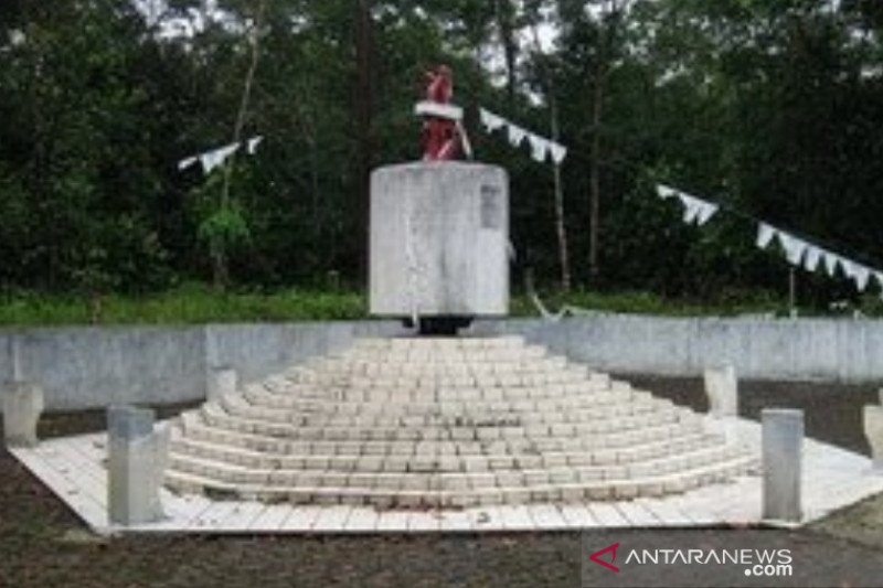 Tugu pahlawan dikenal juga dengan nama