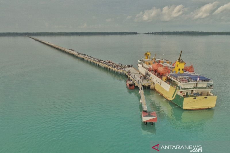 Sandar perdana kapal penumpang di Pulau Subi