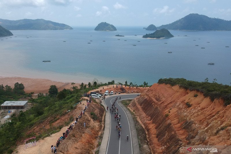 Mulai hari ini objek wisata di Pesisir Selatan ditutup