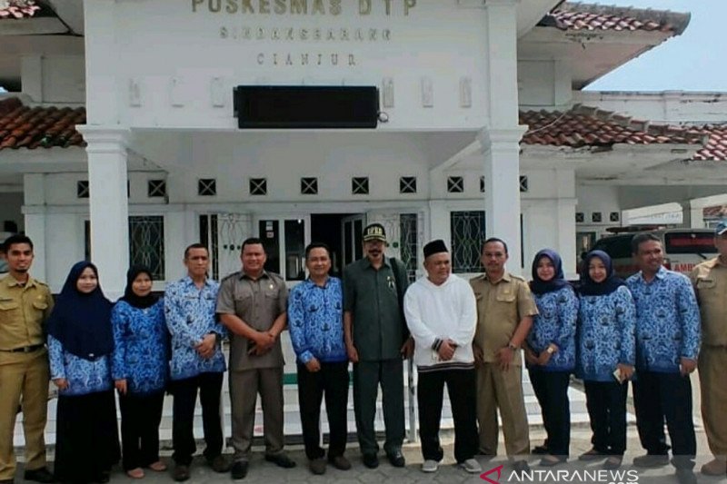 Dinkes Cianjur raih lima penghargaan pada Hari Kesehatan Nasional