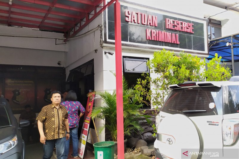 Zaskia Sungkar dan Irwansyah penuhi panggilan penyidik Polrestabes Bandung