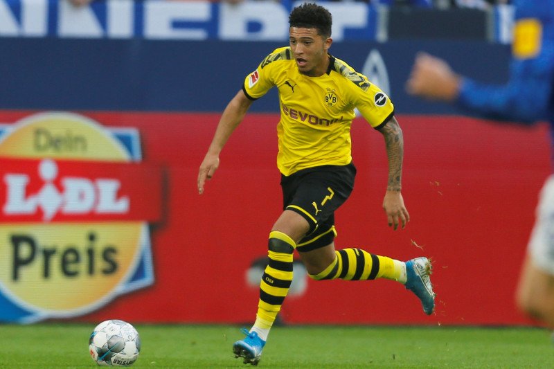 Jadon Sancho dibujuk fans MU pindah ke Old Trafford