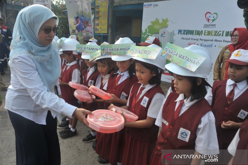 Pertamina MOR II mengajar di Sekolah Dasar