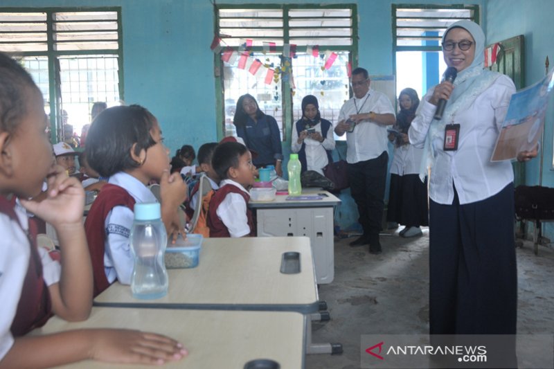 Pertamina MOR II mengajar di Sekolah Dasar