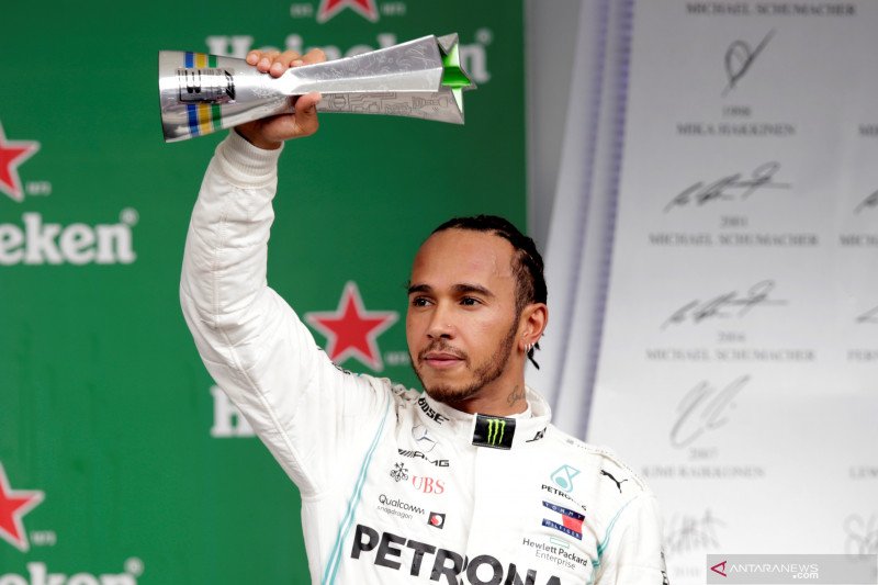 Lewis Hamilton gagal di podium GP Brazil karena ini