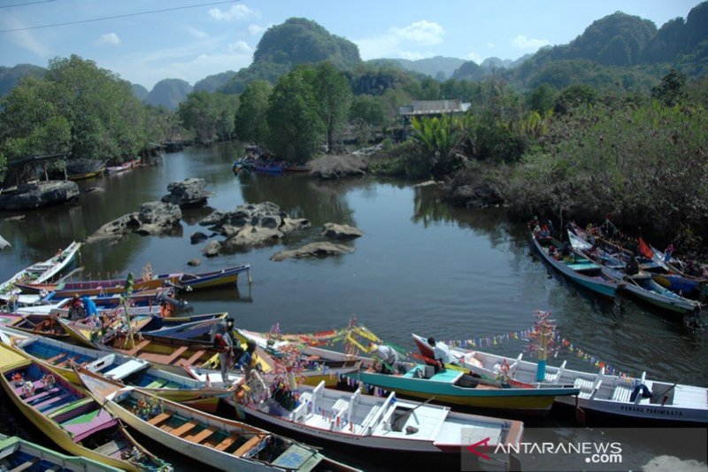 Maudu Jolloro di Rammang-Rammang