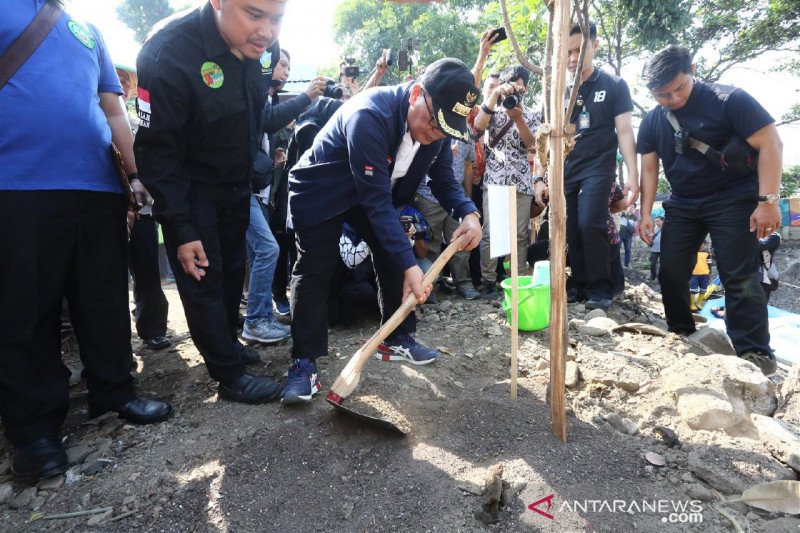 Kota Bandung tanam 15.000 pohon tingkatkan kualitas ruang terbuka hijau