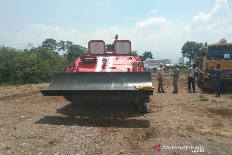 PT Pindad siap produksi tank pemadam kebakaran hutan di segala medan