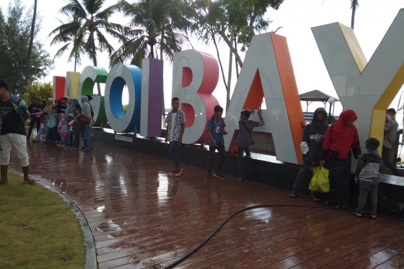 Turis Singapura ke Kepri turun 12 persen