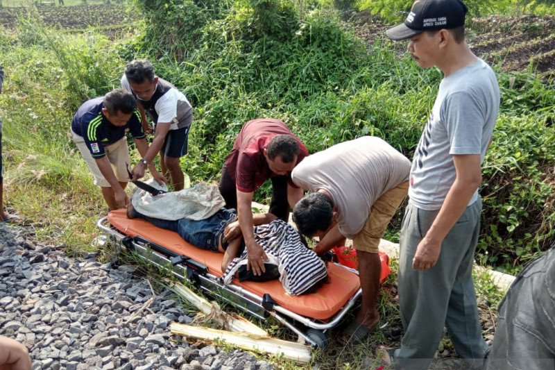 Pejalan kaki tewas tertabrak KA Siliwangi di perlintasan Tanah Lapang Cianjur