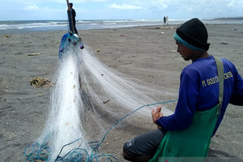 Hasil tangkapan nelayan Cianjur anjlok 45 persen