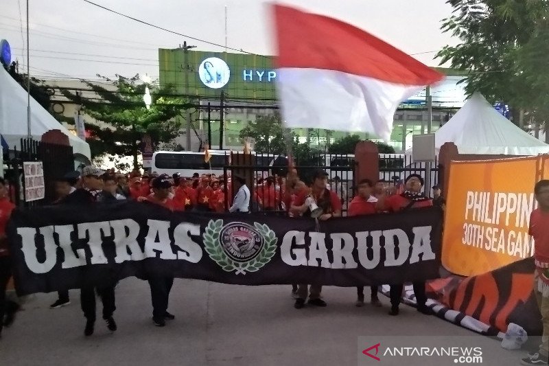 Suporter Indonesia mulai padati Stadion Rizal Manila dukung timnas
