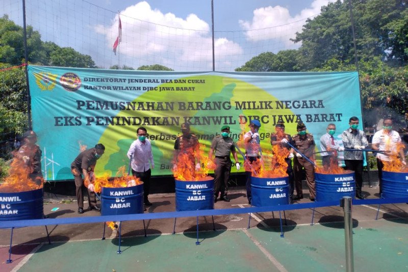 Bea Cukai Jabar musnahkan barang hasil penindakan senilai Rp3,2 miliar