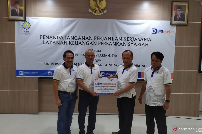 BRI Syariah salurkan CSR untuk pengembangan sarana masjid UIN SDG Bandung