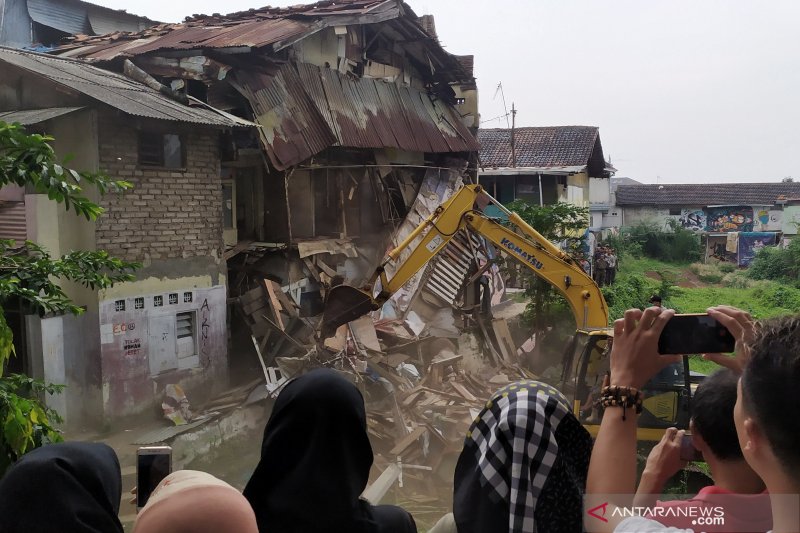 Satpol PP eksekusi bongkar paksa rumah warga di Tamansari Bandung