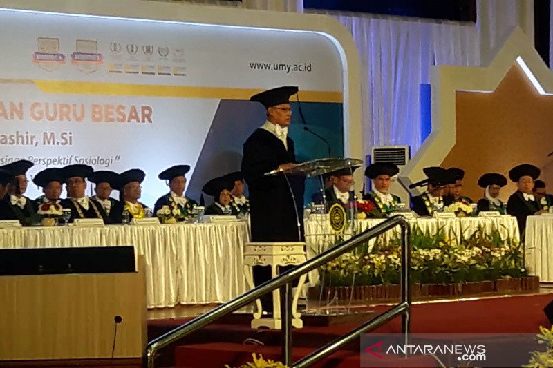 Haedar Nashir dikukuhkan sebagai guru besar ilmu sosiologi UMY