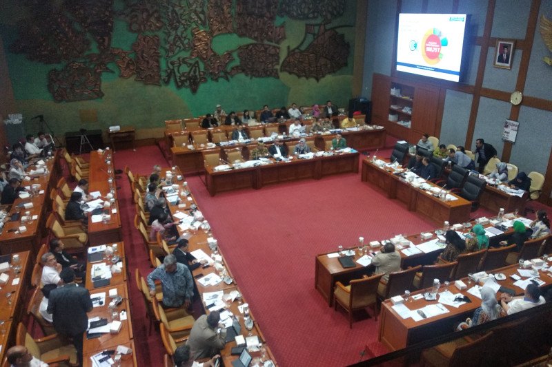 Mendikbud tegaskan UN tidak dihapus hanya ganti nama