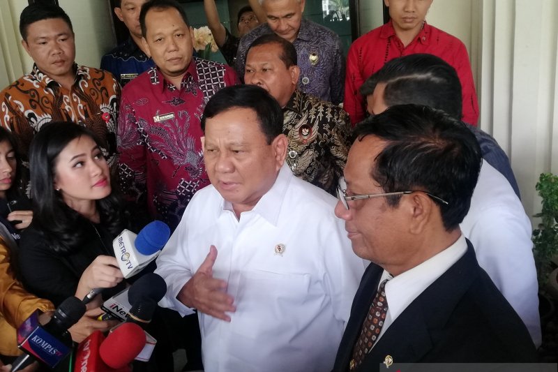 Menhan Prabowo bertemu Menko Polhukam bahas alutsista