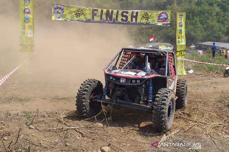 Komunitas Jeep promosikan wisata menarik Garut melalui Kejurda Offroad