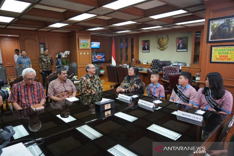 Tiga pelajar dari Bogor dapat hadiah jadi Menteri Cilik sehari