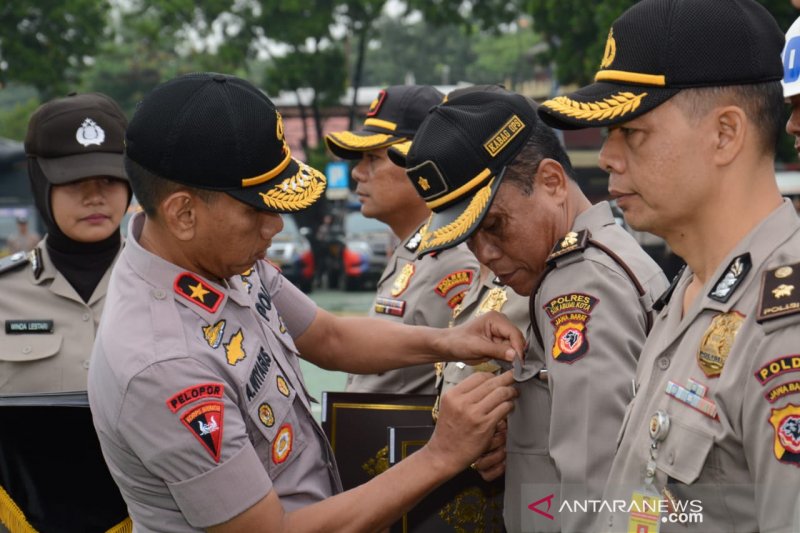Anggota Polres Sukabumi Kota raih penghargaan dari Kapolri