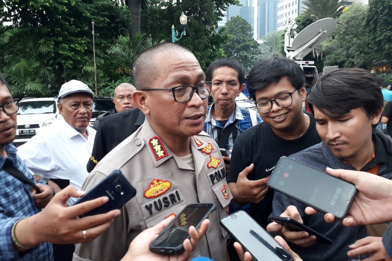 Bom Monas, Penyidik belum bisa periksa korban granat asap