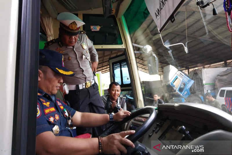 Polresta dan Dishub Cirebon cek kelaikan kendaraan umum