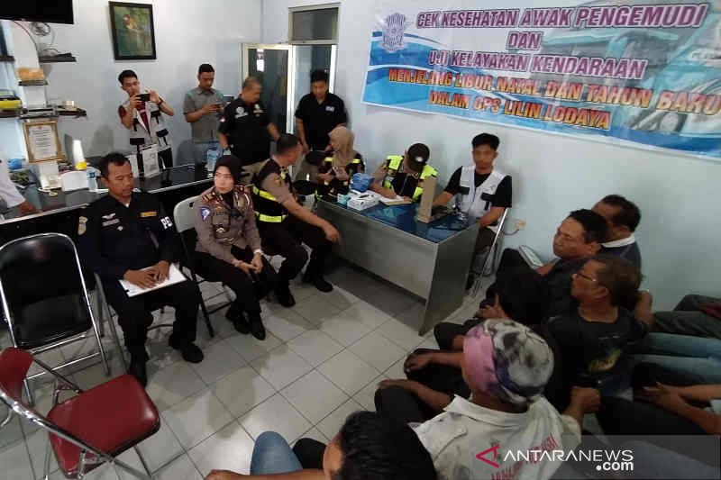 Satlantas Polresta Cirebon periksa urine pengemudi kendaraan umum