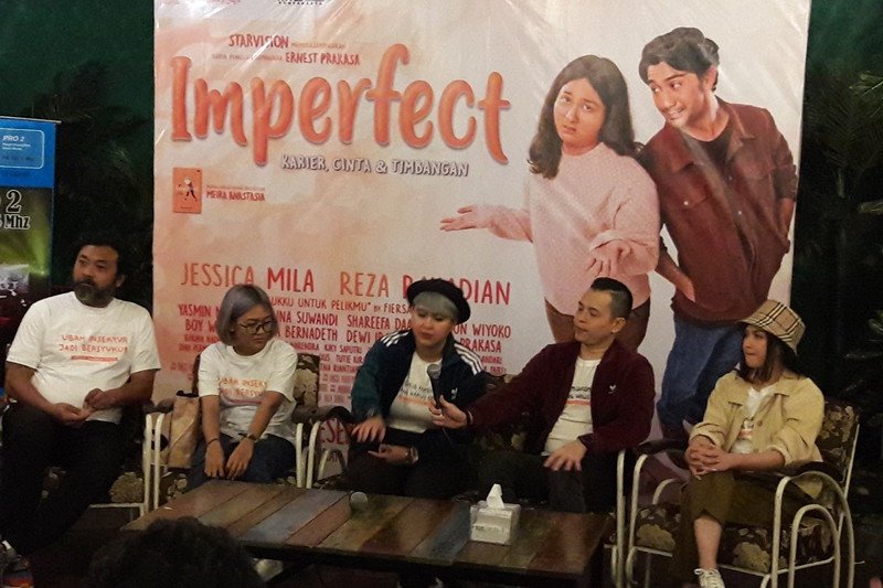  Ernest  Prakasa  sebut Imperfect film  terlama selama menjadi 