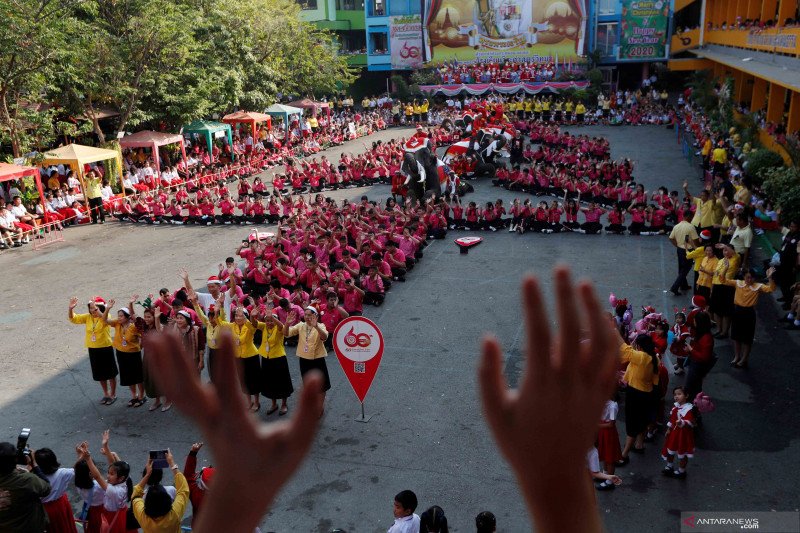 3 000 Pelajar Thailand Kirim Ucapan Hari Valentine Semangati China