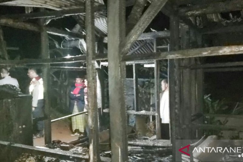 Kebakaran rumah di Cianjur tewaskan seorang nenek