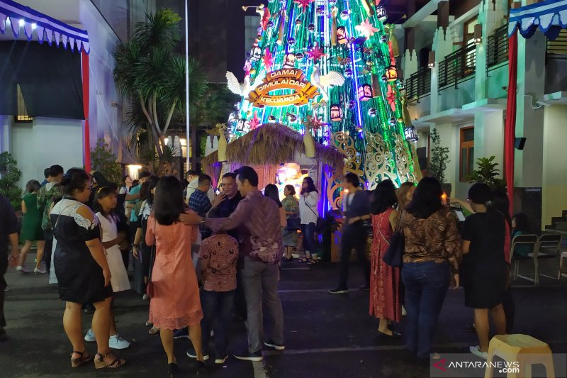 Jumlah jemaat Natal Gereja Katedral Bandung meningkat