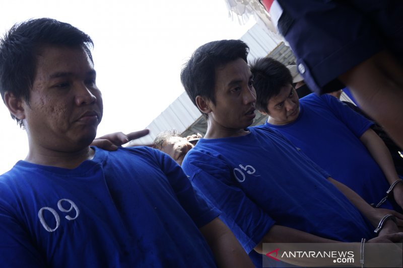 BNNP NTB mengungkap peran pengendali kiriman ganja kiloan dari Jakarta