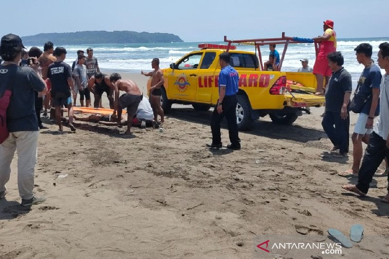 Balawista sebut wisatawan tewas karena berenang di zona bahaya Pantai Pangandaran