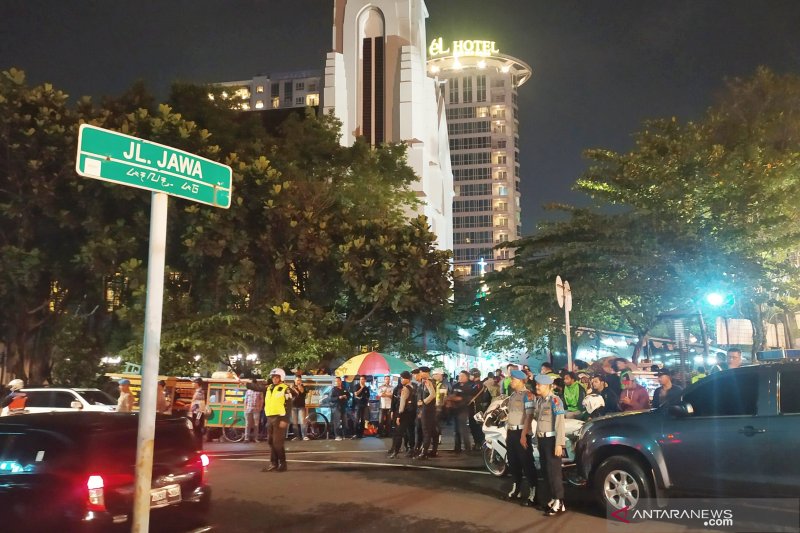 Polisi jaga keamanan sejumlah titik keramaian perayaan Tahun Baru di Bandung