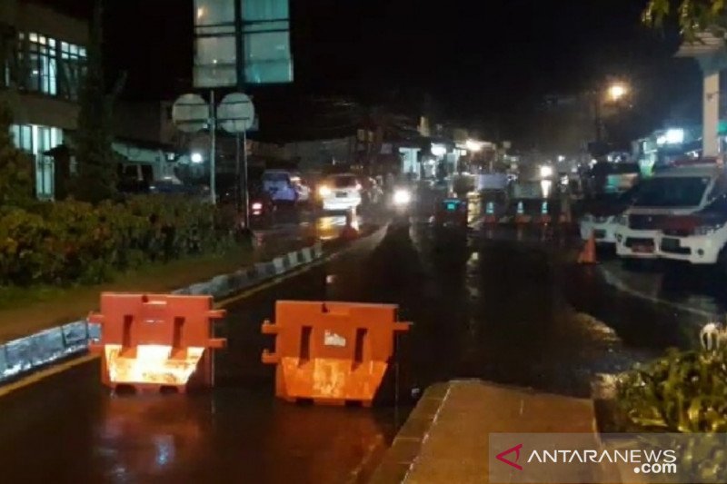 Jalur Puncak Bogor ditutup, kendaraan dialihkan ke Simpang Ciawi