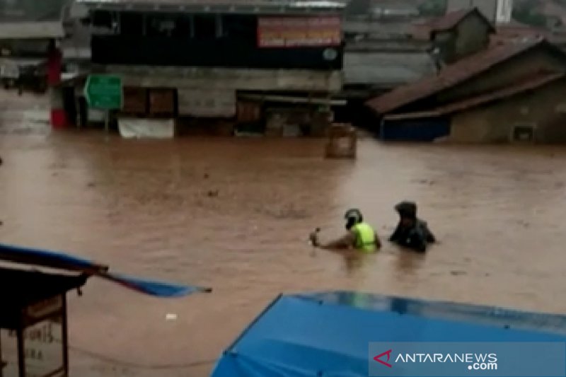 Banjir landa pemukiman di Bandung Barat