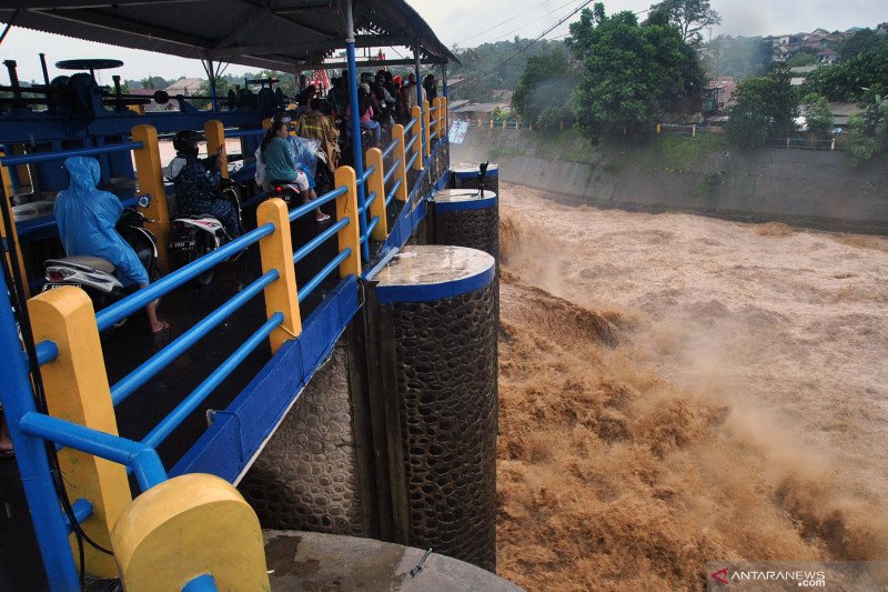 Hujan lebat potensi terjadi di Jawa Barat dan Banten