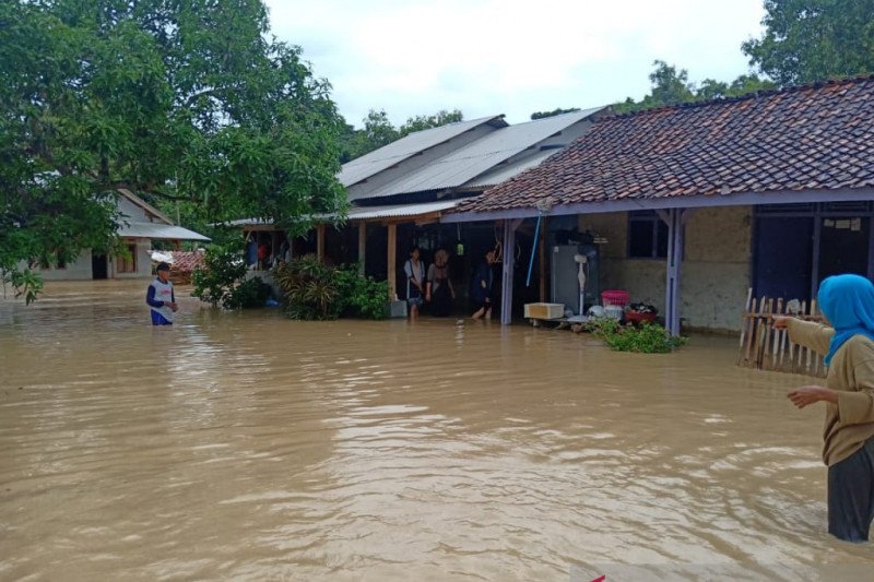 Banjir di Karawang meluas hingga 15 desa di enam kecamatan