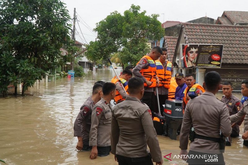 Polda: Tujuh orang meninggal dunia akibat banjir dan longsor di Jawa Barat