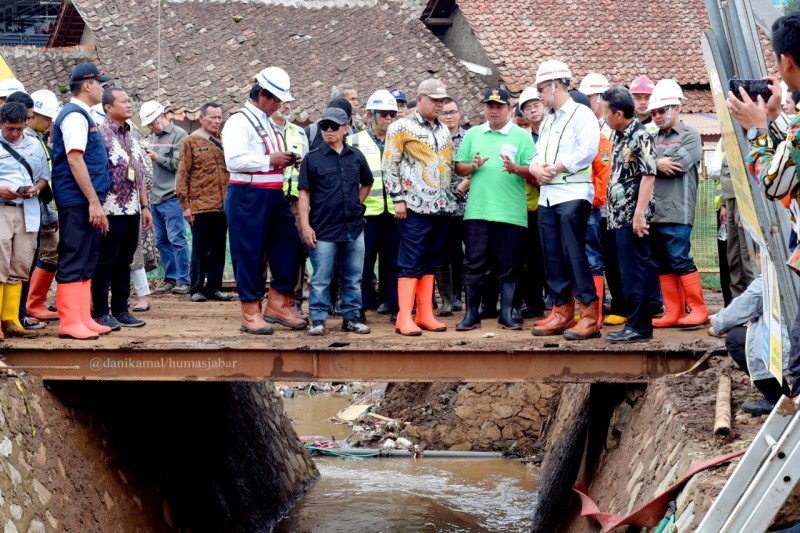 Wagub Jabar minta tidak saling menyalahkan soal banjir Bandung Barat