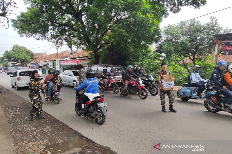 Banser Tasikmalaya menggalang dana untuk bantu korban banjir Jabodetabek