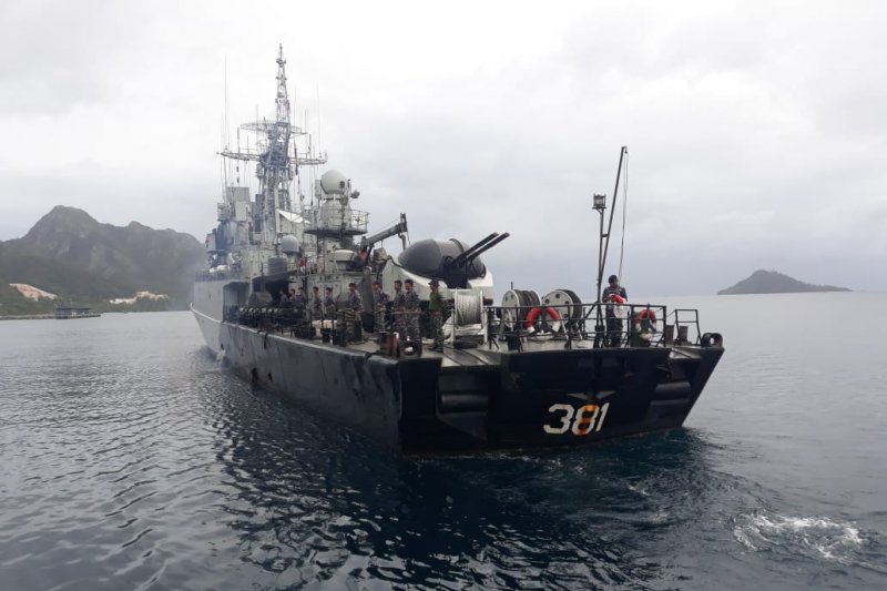 Tiga KRI siaga tempur amankan laut Natuna