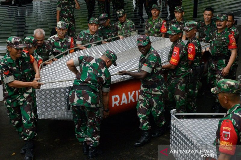 Perahu rakit Kodam XIV/Hasanuddin