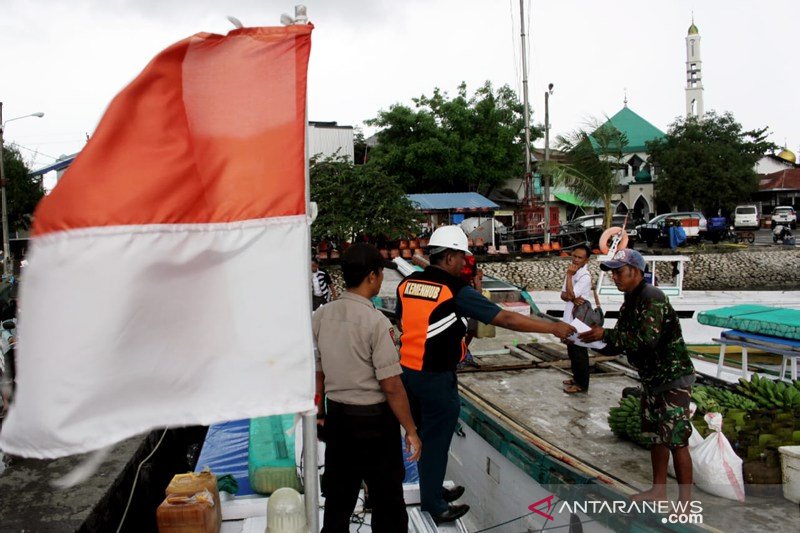 Sosialisasi penundaan pelayaran akibat cuaca buruk